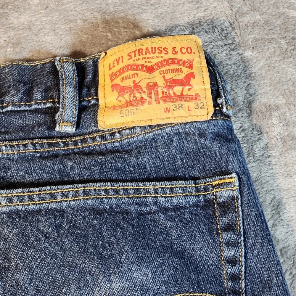 Levis 505 Jeans Mens 38x32 Blue‎ Classic Straight Leg Mid Rise Dark Wash Denim